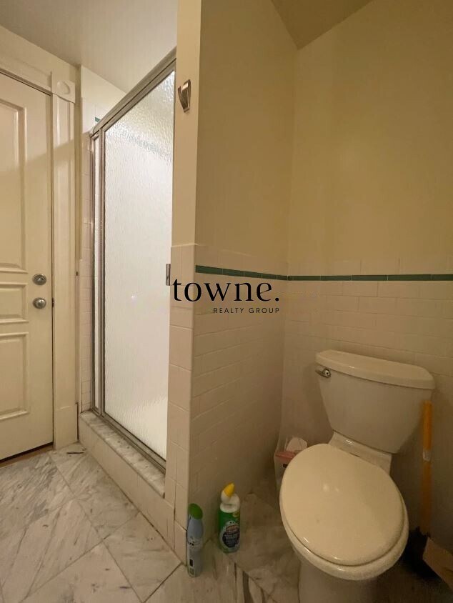 Building Photo - 197 Commonwealth Ave