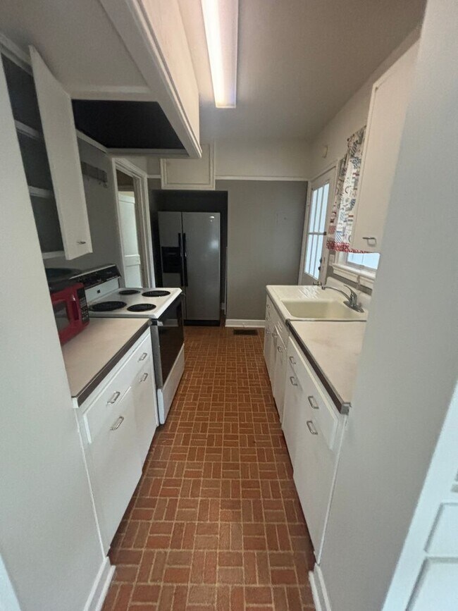 Foto del edificio - 3840 Creswell Ave