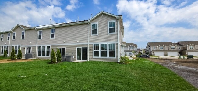 Building Photo - 8301 Kannon Dr