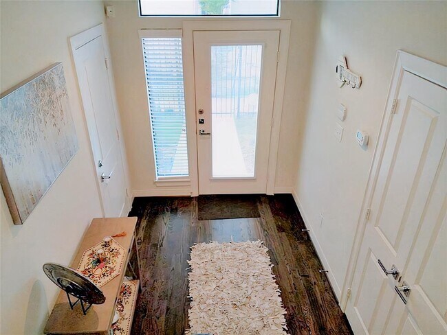 Foto del edificio - 5305 Petty St