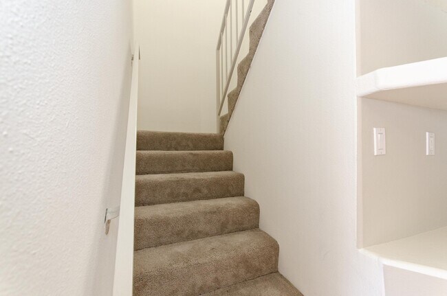 Foto del edificio - 10740 Woodbine St