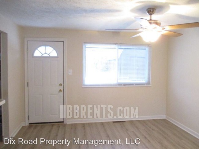 Building Photo - 206 Ironwood Dr
