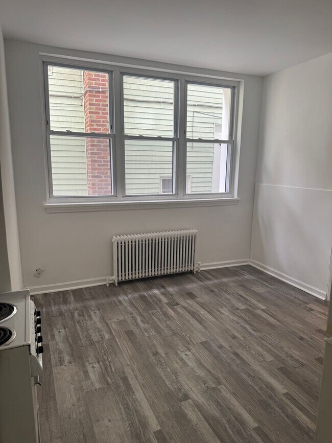 Foto del edificio - Studio, 1 bathroom apartment ready for mov...