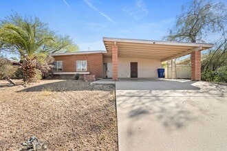 Building Photo - 9644 E Quail Pl
