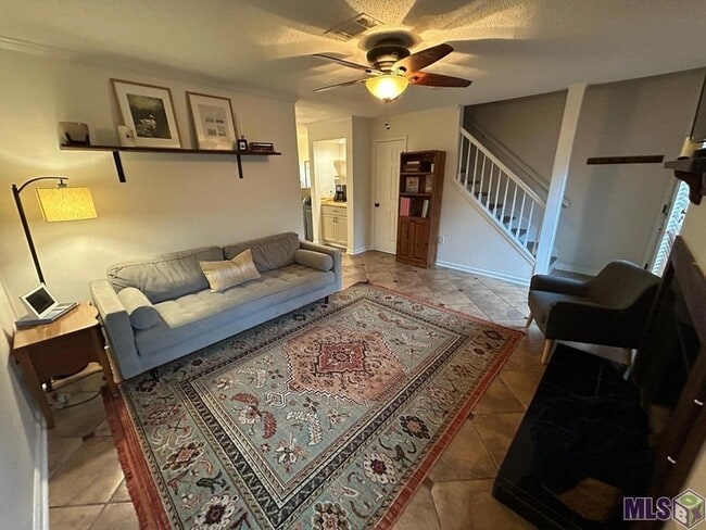 Building Photo - 929 Ridgepoint Ct