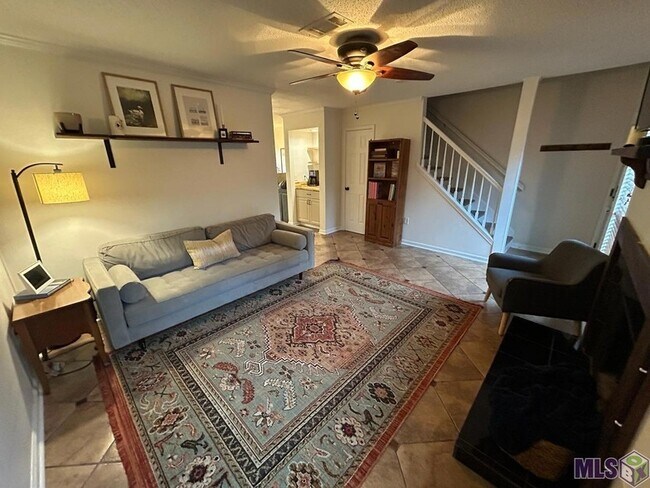 Foto del edificio - 929 Ridgepoint Ct