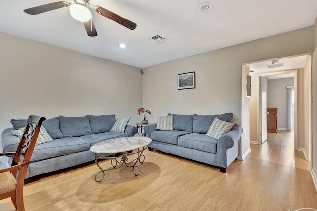 Photo - 162 Coventry G Apartment