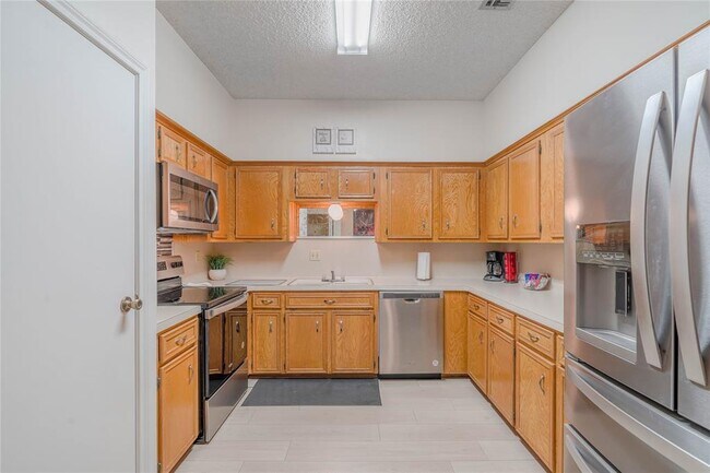Building Photo - 4022 Breakwood Dr
