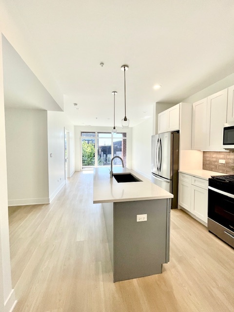 Foto del edificio - 3355 N Southport Ave