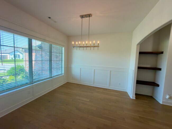 Building Photo - 3009 E Coolridge St