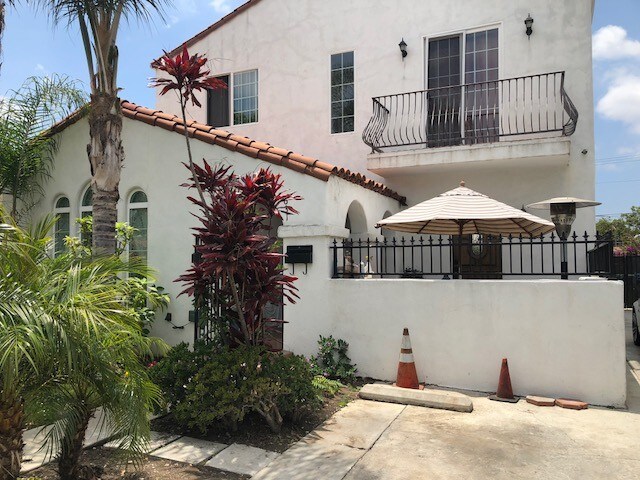 Primary Photo - 629 N Poinsettia Pl