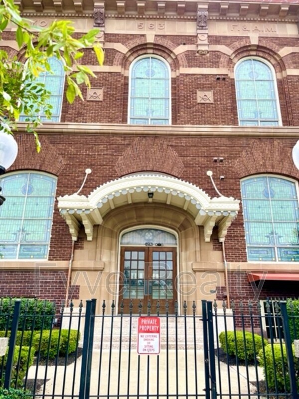 1276 N High St Unit Apt 201, Columbus, OH 43201 Condo for Rent in Columbus, OH