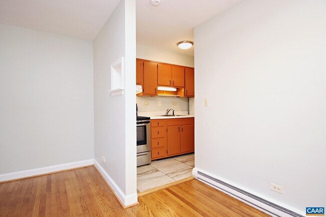 Building Photo - 2114 Ivy Rd