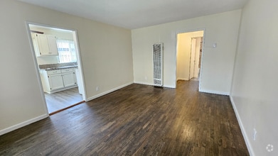 Building Photo - 3009 Carmona Ave