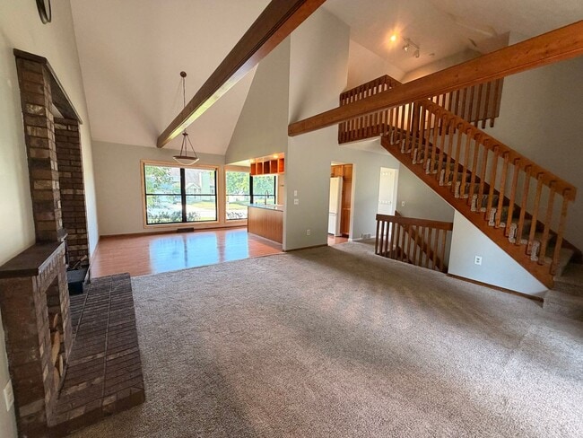 Building Photo - 1795 Forest Lake Dr SE