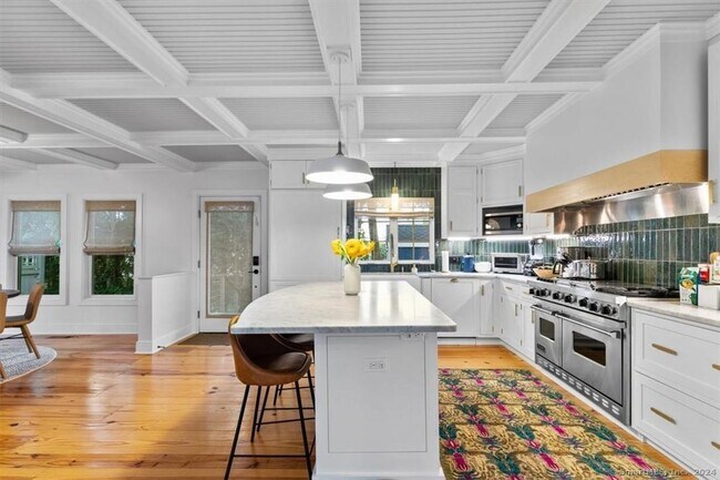 Building Photo - 17 Maltby St