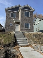 Building Photo - 228 N Randolph St