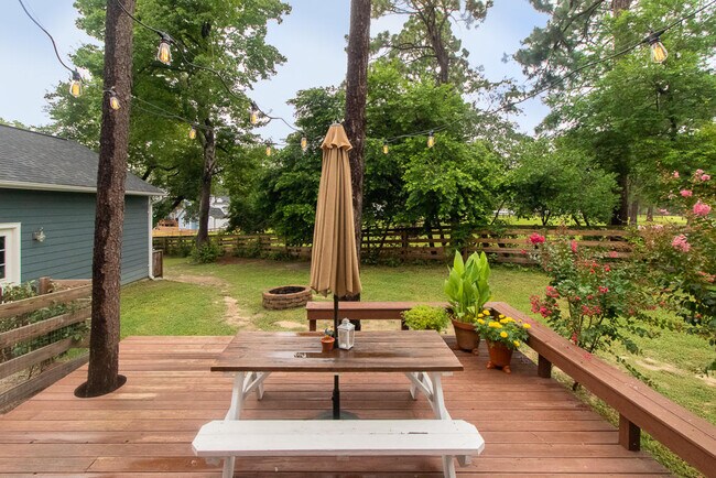 Foto del edificio - 3960 Youngs Rd