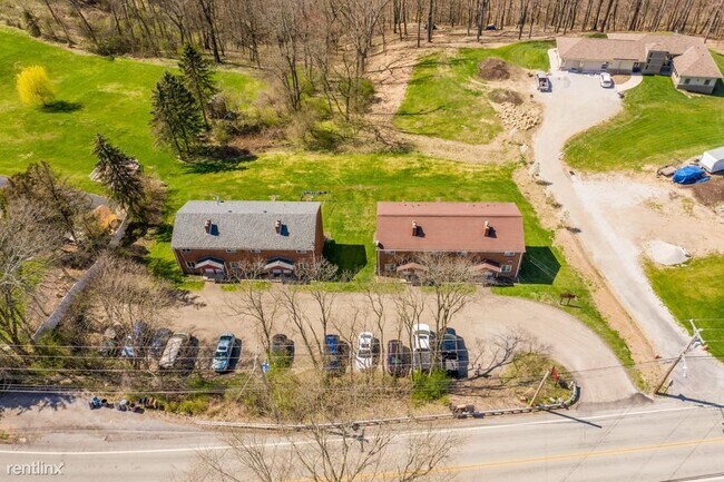 Building Photo - 1204 Maple St Ext