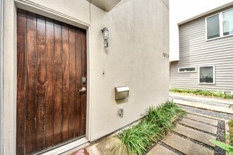 Building Photo - 1823 Southmore Blvd