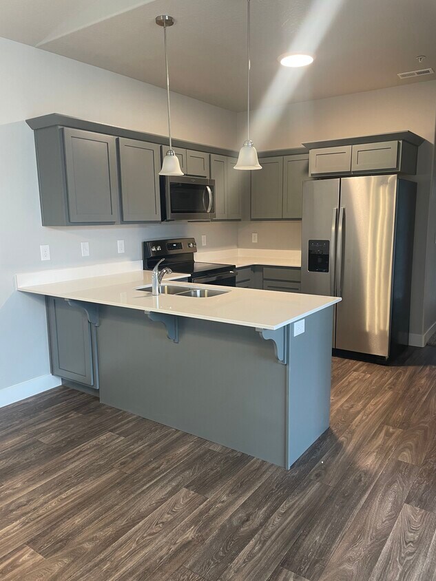 Primary Photo - 443 N 360 W
