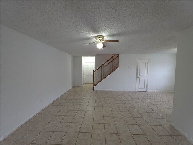 Foto del edificio - 7126 Deer Creek Ct