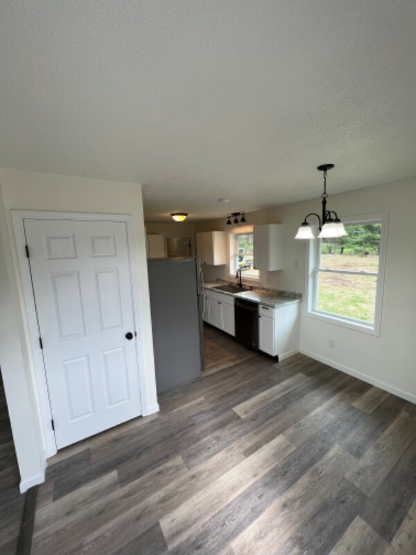 Building Photo - 678 Wood Dr Ext