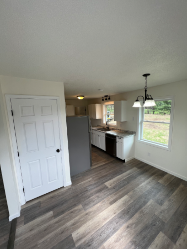 Foto del edificio - 678 Wood Dr Ext