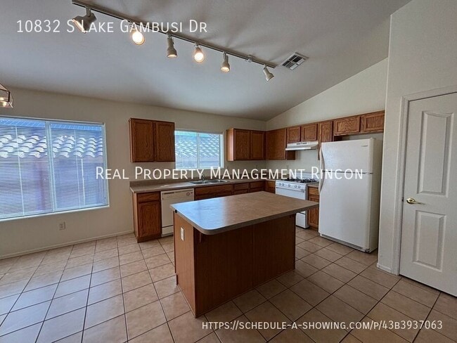 Building Photo - 10832 S Lake Gambusi Dr