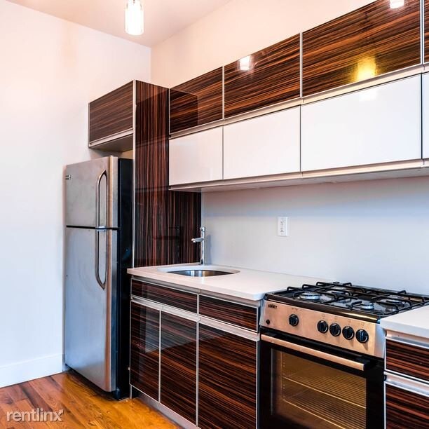 Foto del edificio - 156 Knickerbocker Ave