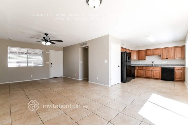 Foto del edificio - 817 N 95th St