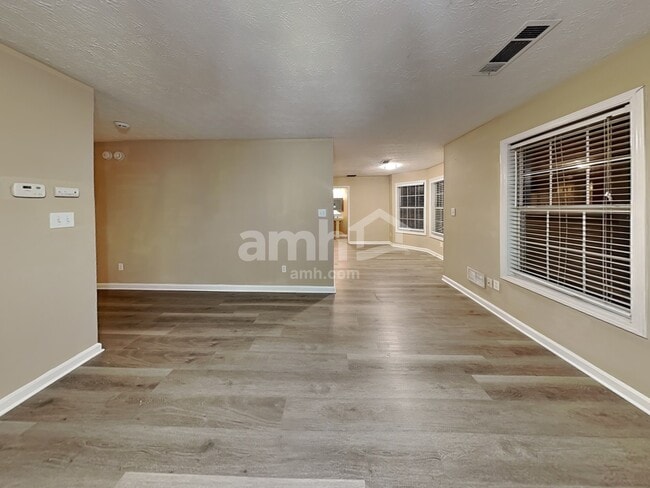 Building Photo - 3355 Brook Lea Dr