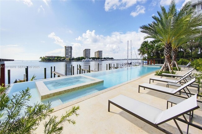 Foto del edificio - 3554 W Glencoe St