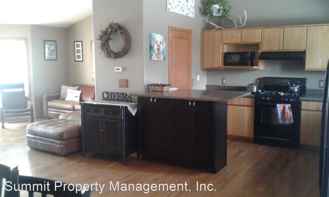 Building Photo - 4 br, 2.5 bath House - 3530 Mikes Way