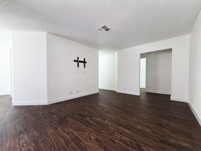 Building Photo - 3151 N Soaring Gulls Dr