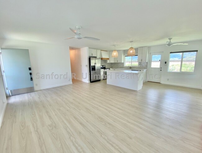 Building Photo - Kailua – Kihapai Street (4 bed/2 bath/3 prkg)