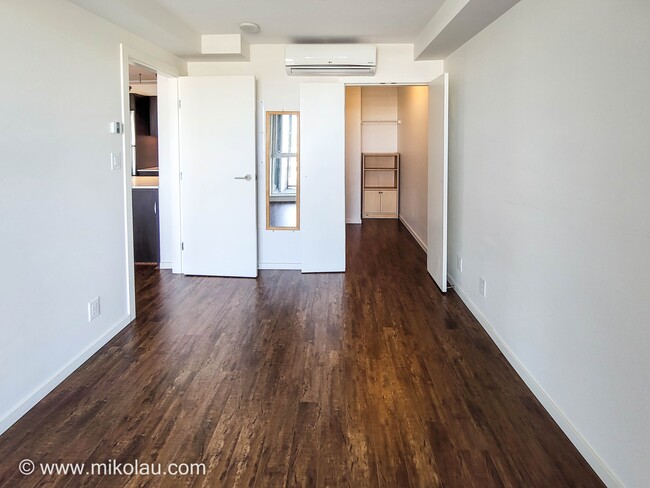 Building Photo - 7988-7988 Ackroyd Rd