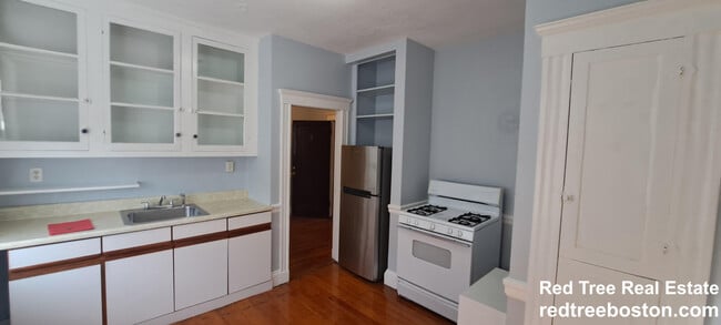 Building Photo - 4 Hancock St