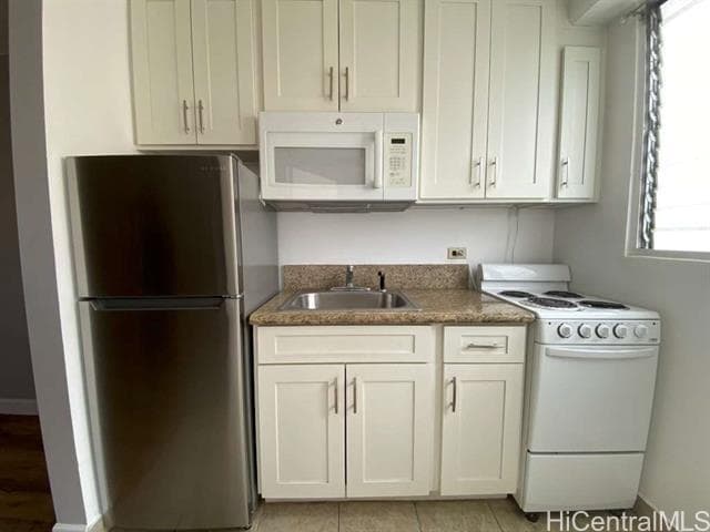 Building Photo - 747 Amana St