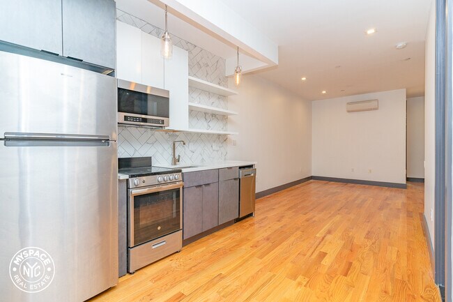 Foto del edificio - 294 Grove St