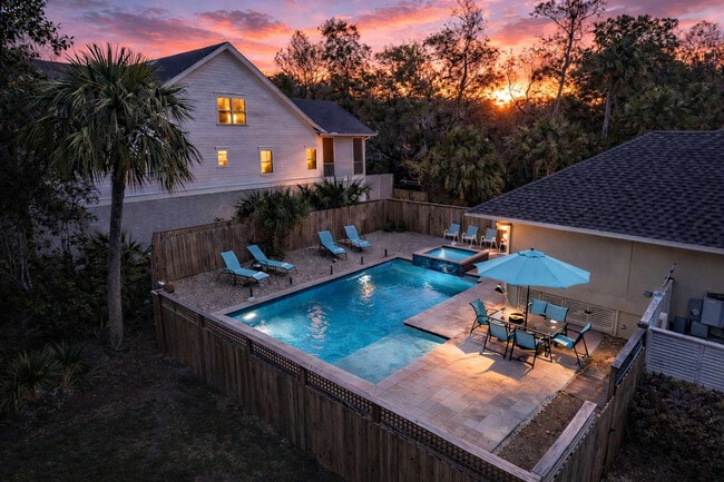 Building Photo - 30 Firethorn Ln