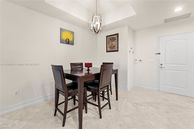 Foto del edificio - 2 br, 2 bath House - 701 S Olive Ave Apt 813