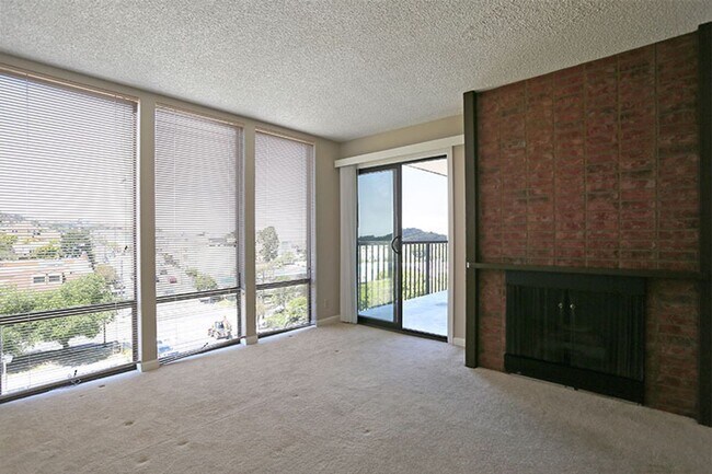 Building Photo - OPEN HOUSE: Thursday (4/23) 6:00pm-6:45pm. Contemporary, top floor 1BR/1BA in the Forest Knolls d...