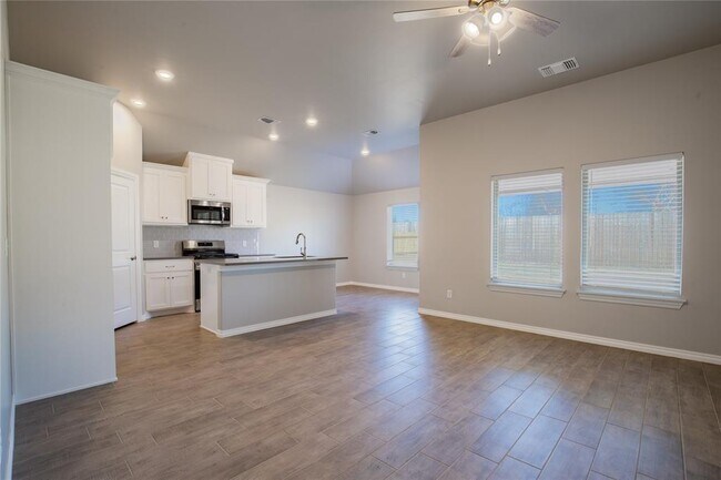 Foto del edificio - 3817 Lleyton Dr