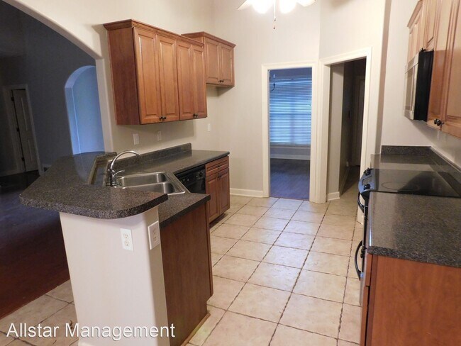 Foto del edificio - 4 br, 2.5 bath House - 3198 Rosebrook Circ...