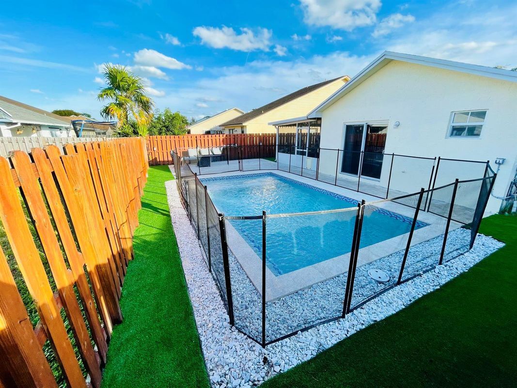 Foto principal - 8421 SW 41st Ct