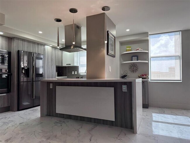 Foto del edificio - 3015 N Ocean Blvd