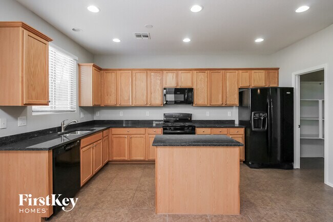 Building Photo - 31309 N Cavalier Dr