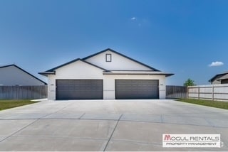 Building Photo - 602 E Martens Ct