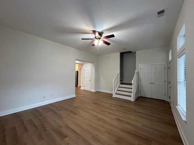 Foto del edificio - 80 Cassandra Ln